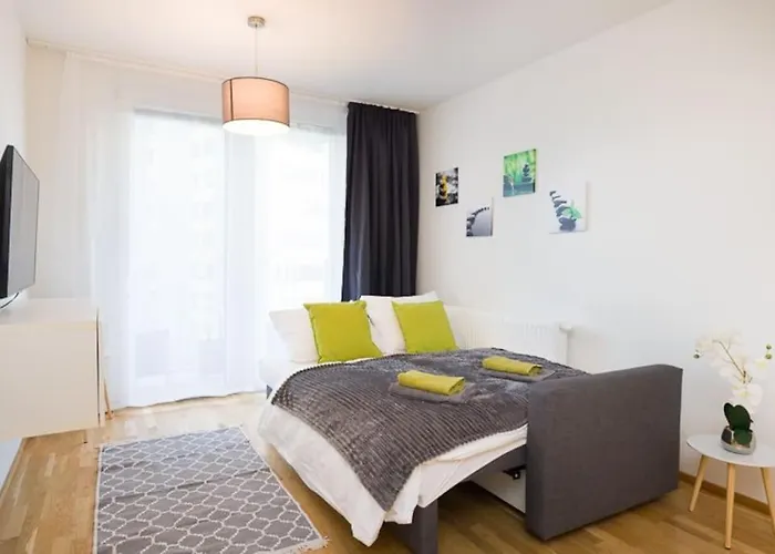 Deluxe With Balcony! Free Garage Parking Included!