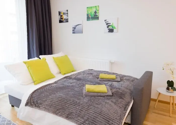 Deluxe With Balcony! Free Garage Parking Included!
